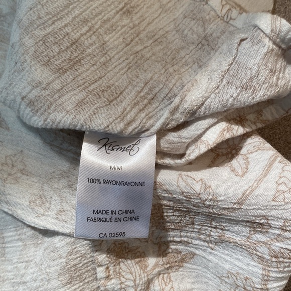 Kismet - floral sleeveless Rayon top. Size M - Picture 4 of 7